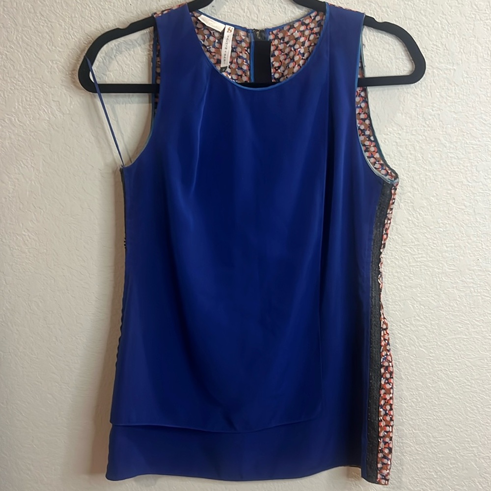 Sachin + Babi Blue red  black Lace Top size 0. Absolutely stunning top! Cruise
